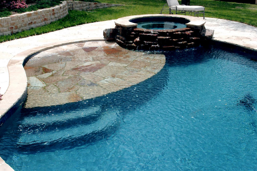 back-yard-stone-residential-pool-hot-tube-tyler-tx